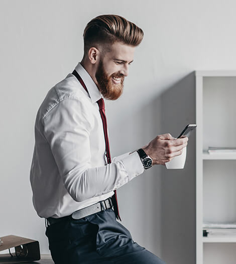businessman-using_smartphone